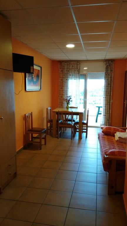 Apartamentos Famara Λορέτ Ντε Μαρ Εξωτερικό φωτογραφία